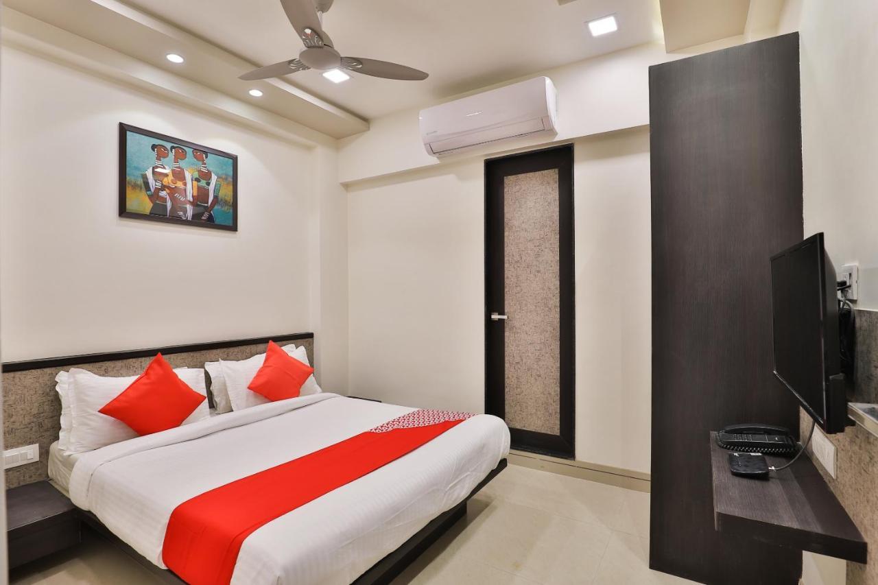 Oyo 23289 Hotel Anmol Palace Ahmedabad Extérieur photo
