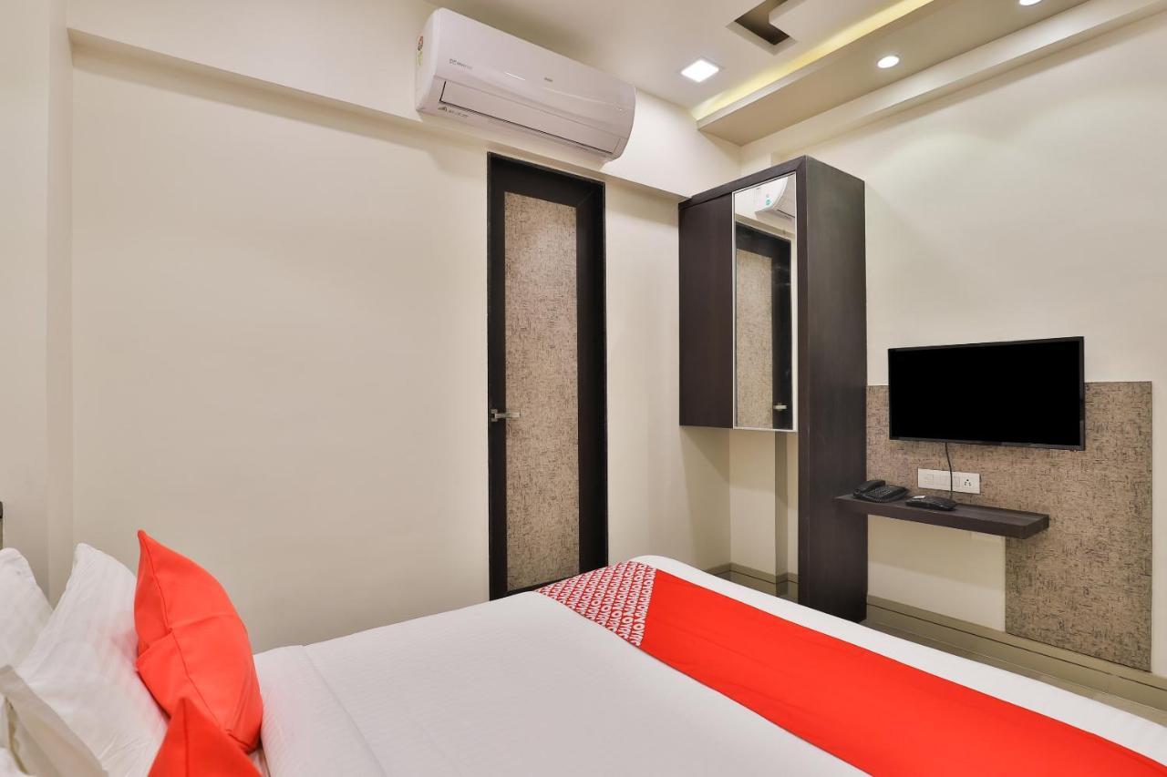 Oyo 23289 Hotel Anmol Palace Ahmedabad Extérieur photo