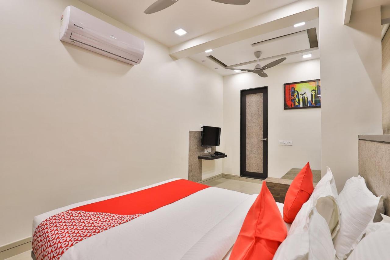 Oyo 23289 Hotel Anmol Palace Ahmedabad Extérieur photo